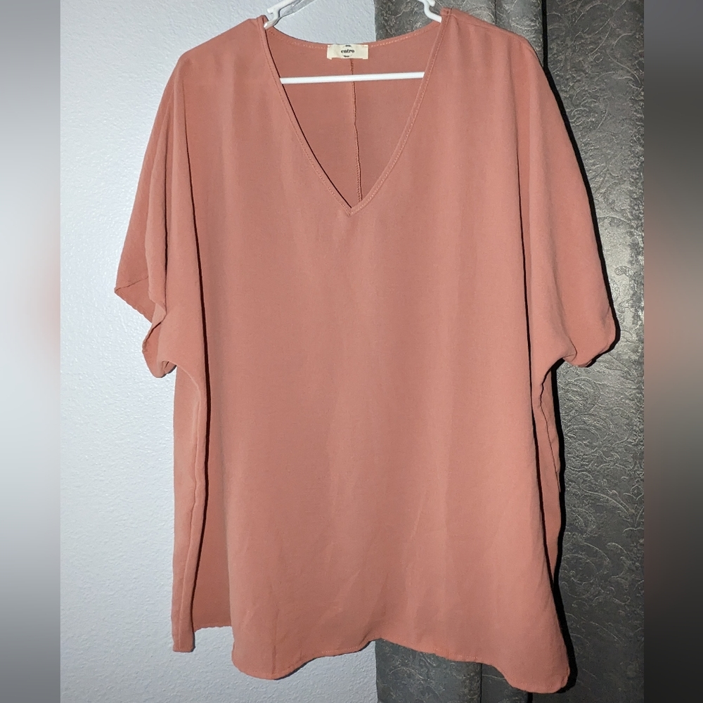 3/$30 NWOT Entro XL Peach Salmon Lightweight Career Top. Bundle more to save!